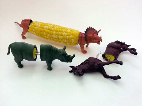 dinosaur-corn-cob-holder