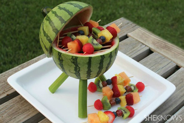 watermelon-grill-with-fruit-kabobs