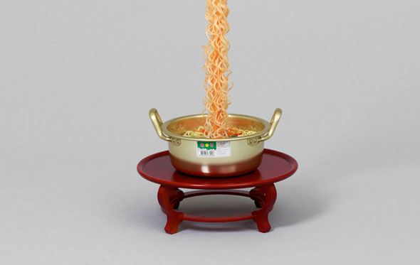 seung-yul-oh-suspends-hyper-realistic-resin-noodle-sculptures-designboom-50