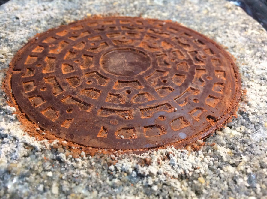 chocolate-manhole-cover